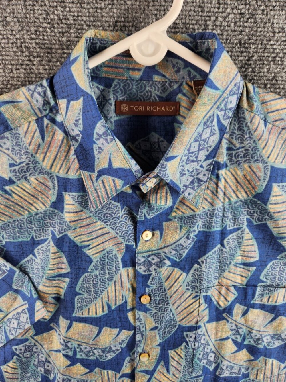 Tori Richard Hawaii Made Medium Button Shirt Floral Blue Tropical Cotton Lawn